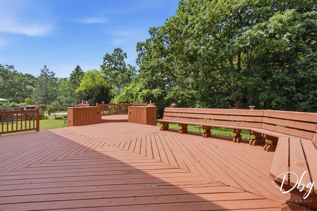 566 W Wildspring Road, Round Lake, IL 60073