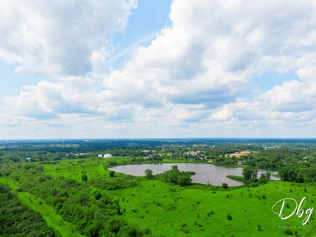 566 W Wildspring Road, Round Lake, IL 60073