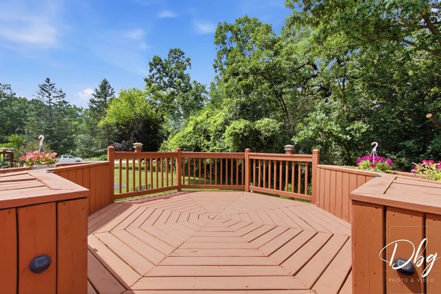 566 W Wildspring Road, Round Lake, IL 60073