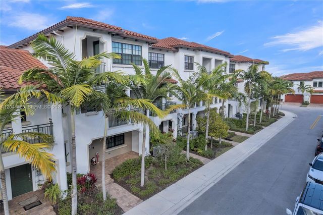 11537 SW 13th Court, Pembroke Pines, FL 33025