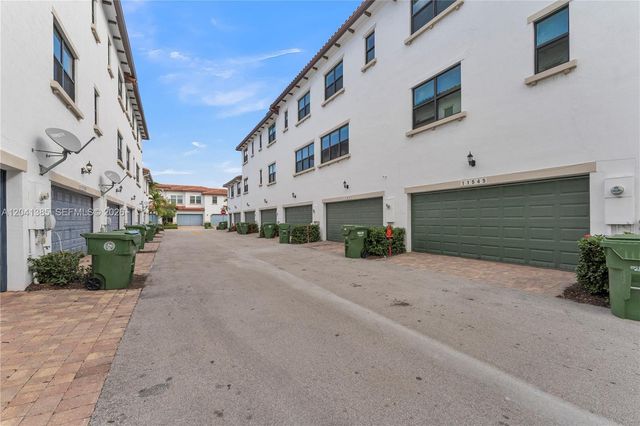 11537 SW 13th Court, Pembroke Pines, FL 33025