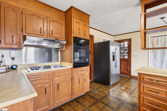 122 Mountain View Drive, Pickens, SC 28671