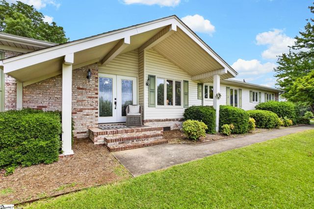 122 Mountain View Drive, Pickens, SC 28671