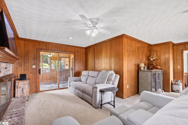 122 Mountain View Drive, Pickens, SC 28671