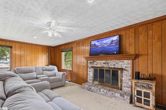 122 Mountain View Drive, Pickens, SC 28671