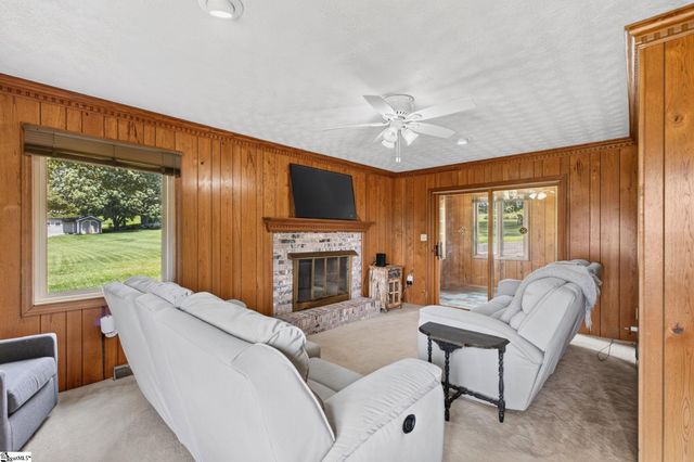 122 Mountain View Drive, Pickens, SC 28671