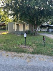 210 N Avenue C, Springtown, TX 76082