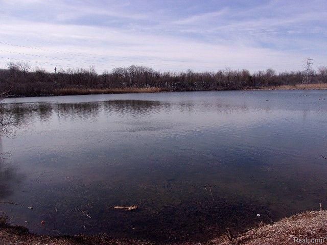 866 Amanda Lane, Pontiac, MI 48340