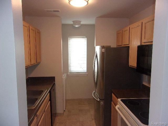 866 Amanda Lane, Pontiac, MI 48340