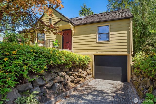 5106 47th Avenue NE, Seattle, WA 98105