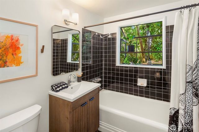 5106 47th Avenue NE, Seattle, WA 98105