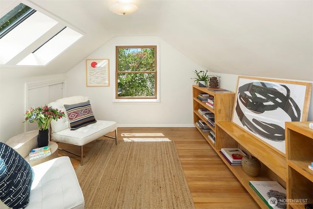 5106 47th Avenue NE, Seattle, WA 98105