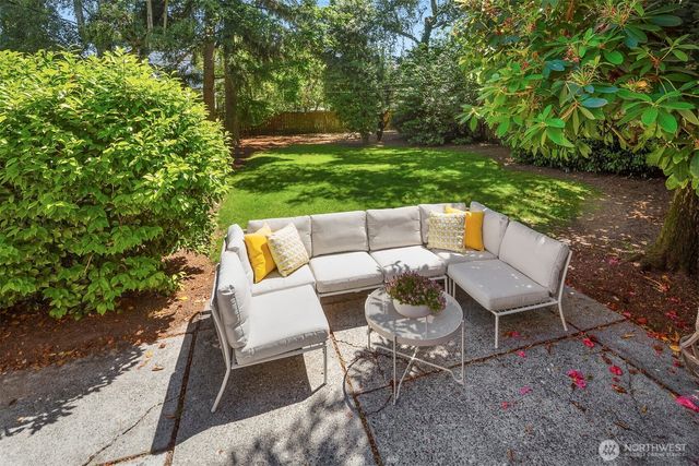 5106 47th Avenue NE, Seattle, WA 98105