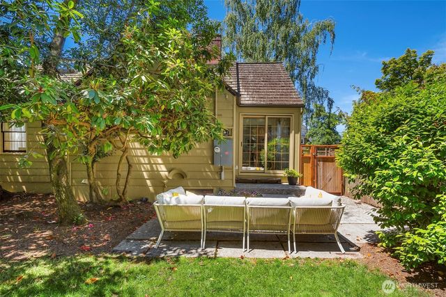5106 47th Avenue NE, Seattle, WA 98105