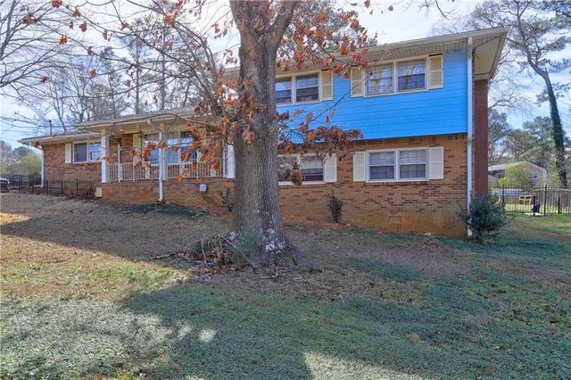 876 Belle Glade Drive, Stone Mountain, GA 30083