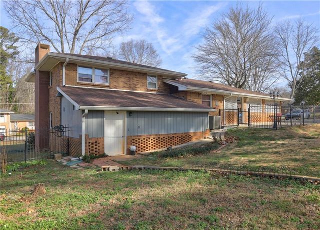 876 Belle Glade Drive, Stone Mountain, GA 30083