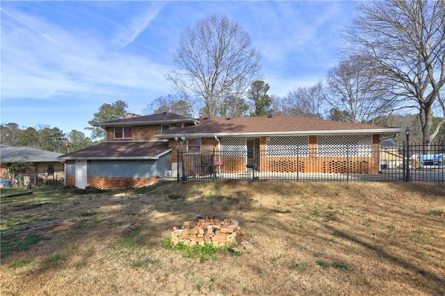 876 Belle Glade Drive, Stone Mountain, GA 30083