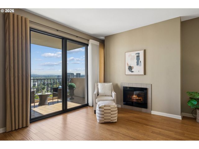 2211 Sw 1st Ave 1704, Portland, OR 97201