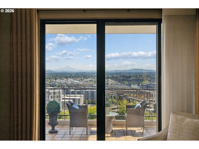 2211 Sw 1st Ave 1704, Portland, OR 97201
