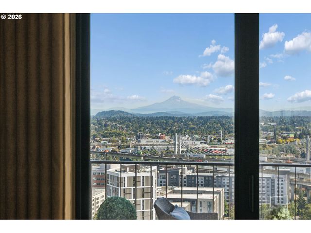 2211 Sw 1st Ave 1704, Portland, OR 97201