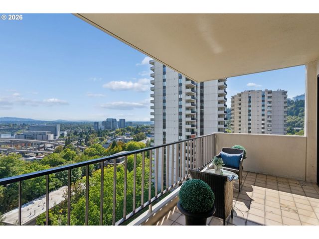 2211 Sw 1st Ave 1704, Portland, OR 97201