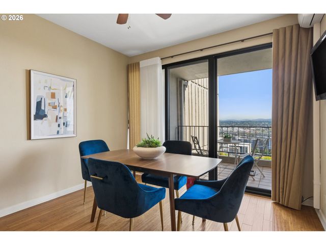 2211 Sw 1st Ave 1704, Portland, OR 97201