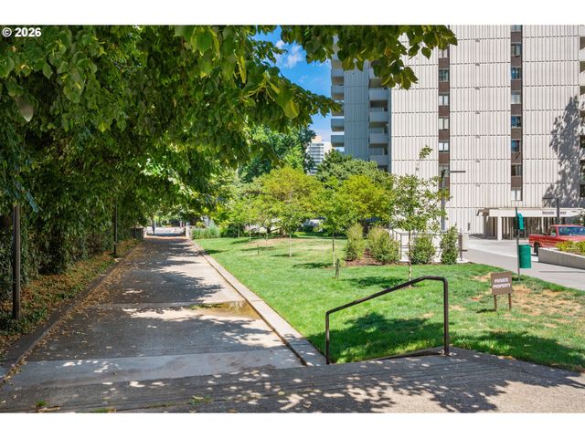 2211 Sw 1st Ave 1704, Portland, OR 97201