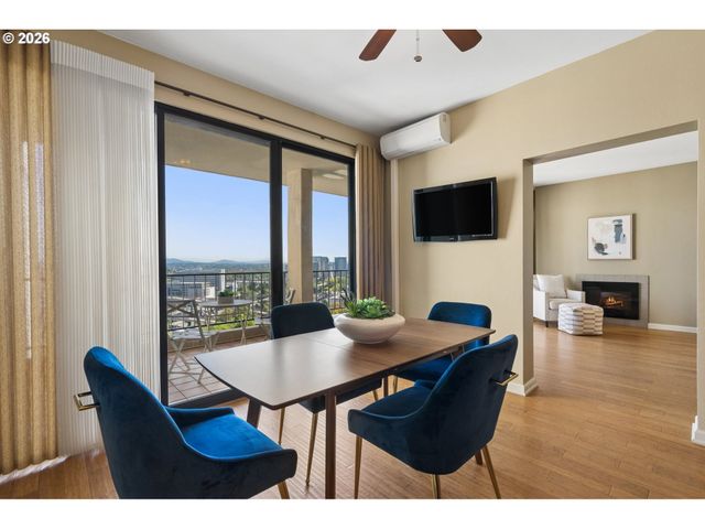 2211 Sw 1st Ave 1704, Portland, OR 97201