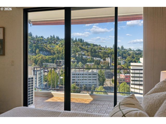 2211 Sw 1st Ave 1704, Portland, OR 97201