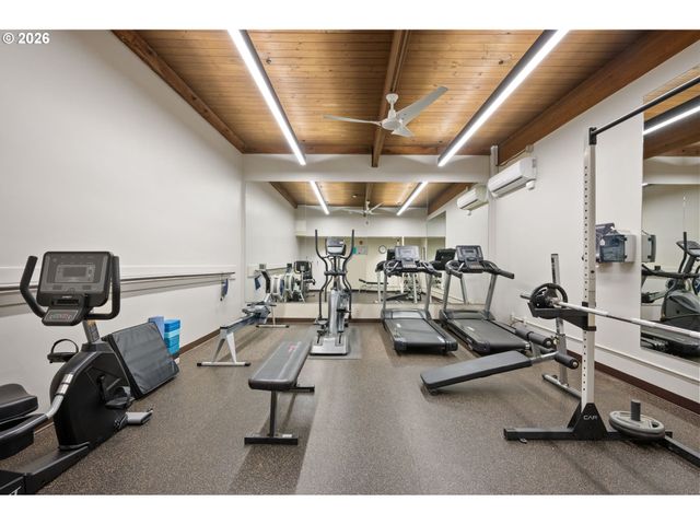 2211 Sw 1st Ave 1704, Portland, OR 97201
