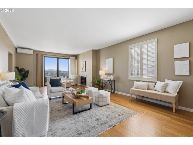 2211 Sw 1st Ave 1704, Portland, OR 97201