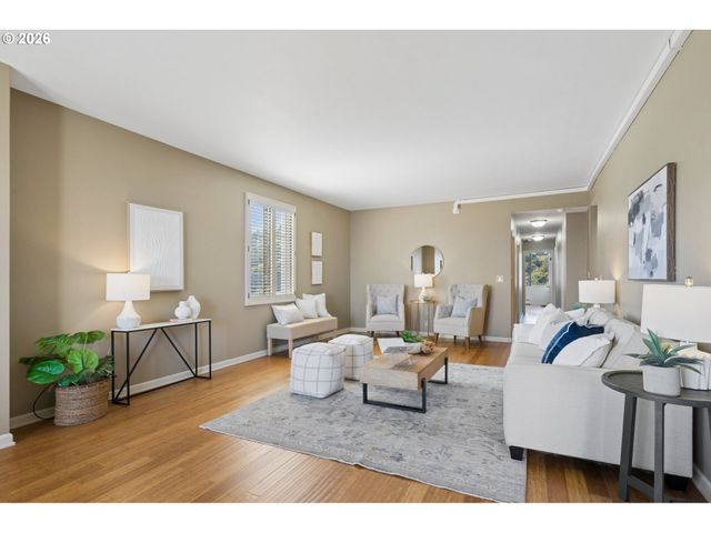 2211 Sw 1st Ave 1704, Portland, OR 97201