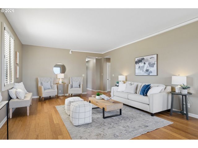 2211 Sw 1st Ave 1704, Portland, OR 97201