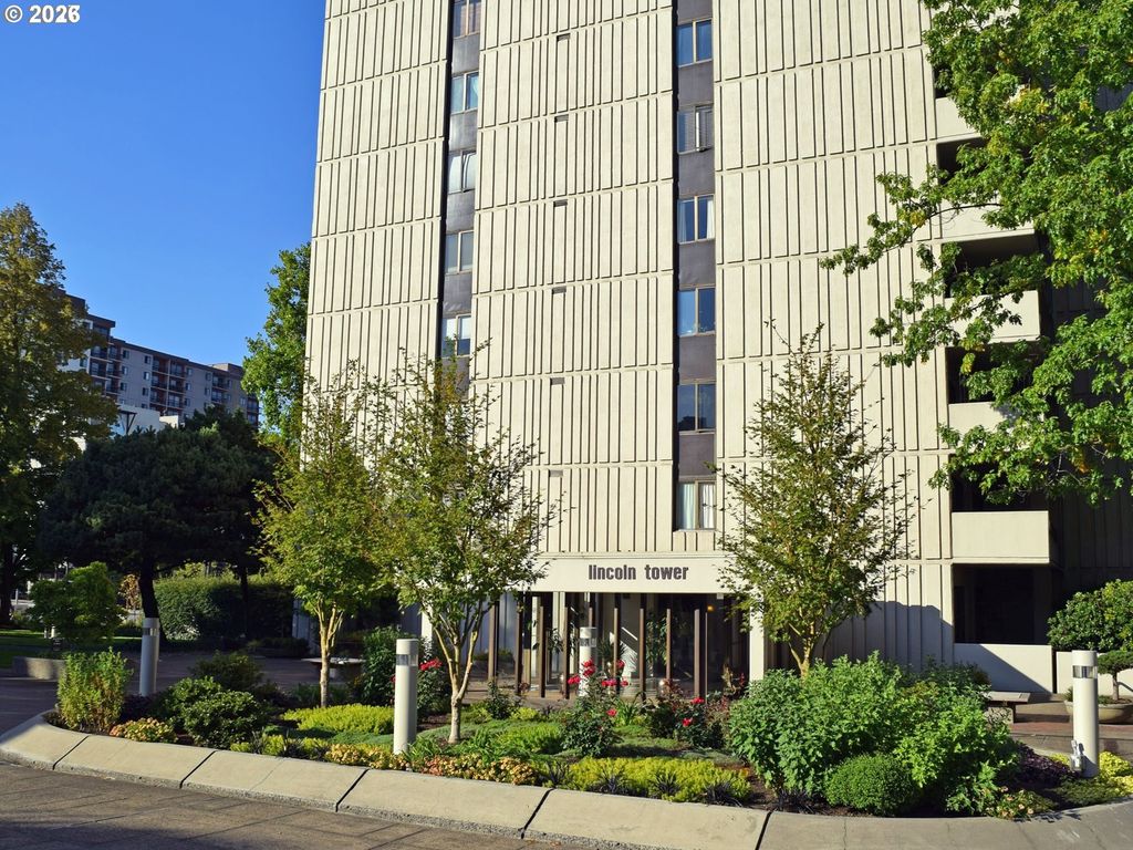 2211 Sw 1st Ave 1704, Portland, OR 97201
