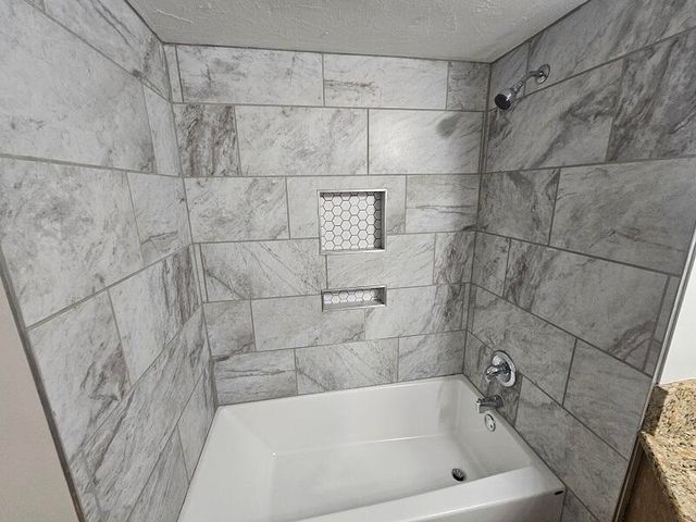 1645 W Swan Street, Springfield, MO 65807