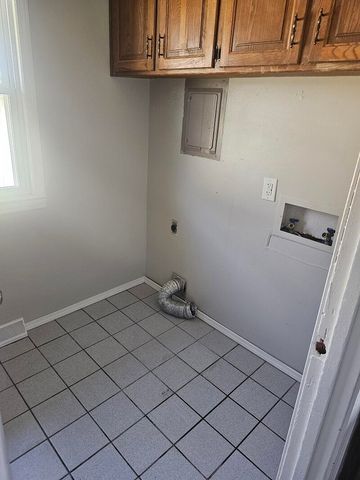1645 W Swan Street, Springfield, MO 65807