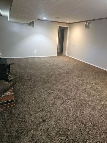 1645 W Swan Street, Springfield, MO 65807