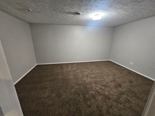 1645 W Swan Street, Springfield, MO 65807