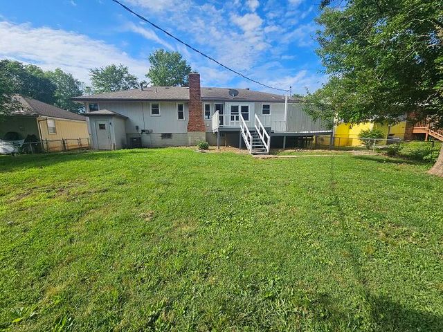 1645 W Swan Street, Springfield, MO 65807