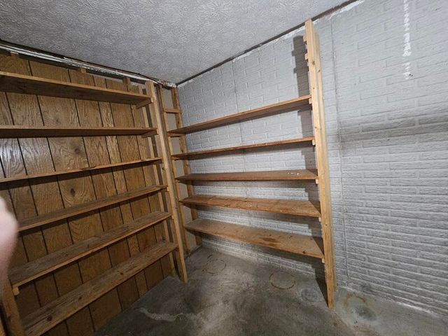 1645 W Swan Street, Springfield, MO 65807