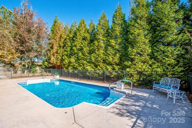 2344 Smith Cove Road, Denver, NC 28037