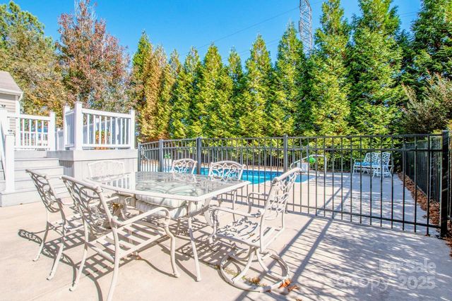 2344 Smith Cove Road, Denver, NC 28037