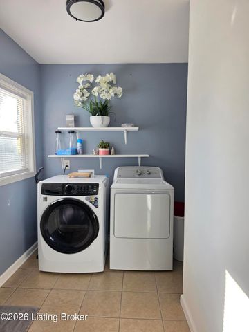 4327 Pruitt Ct, Louisville, KY 40218