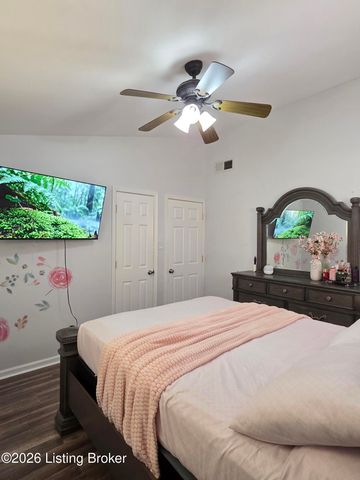 4327 Pruitt Ct, Louisville, KY 40218