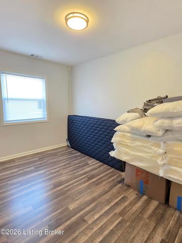 4327 Pruitt Ct, Louisville, KY 40218