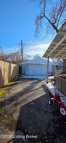 4327 Pruitt Ct, Louisville, KY 40218