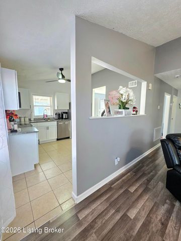 4327 Pruitt Ct, Louisville, KY 40218