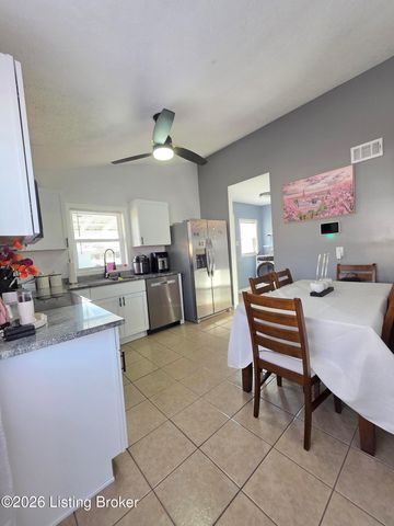 4327 Pruitt Ct, Louisville, KY 40218