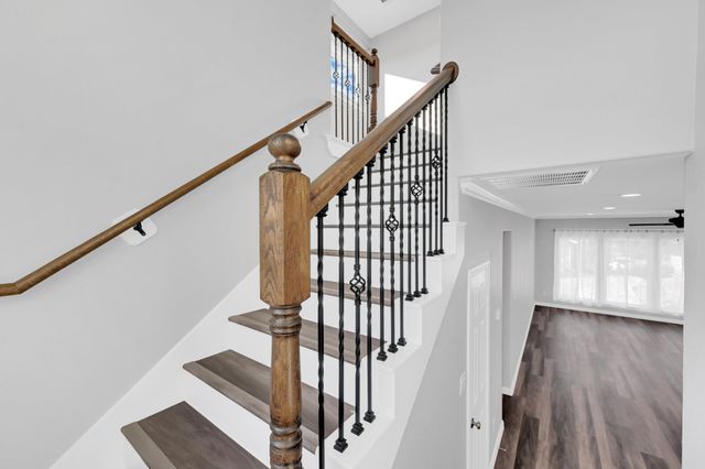 915 Oak Grove Street, La Porte, TX 77571