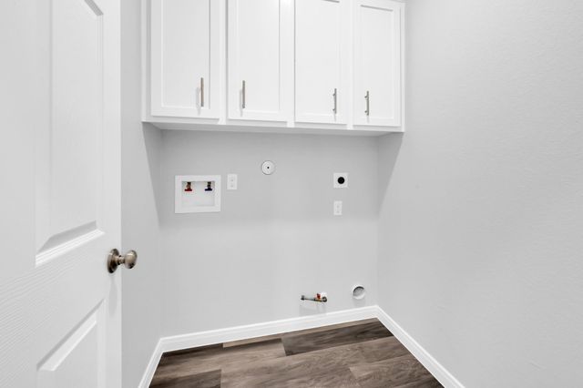 915 Oak Grove Street, La Porte, TX 77571